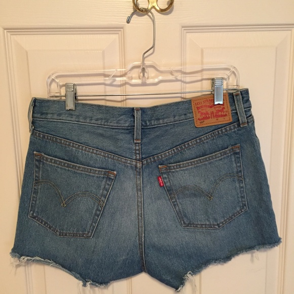 Levi's 501 Jean Shorts Size 29 - Picture 2 of 4